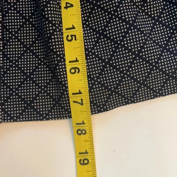 Uniqlo pleated stretch mini skirt, black,  tan geometric print. Women’s size M - Picture 6 of 9